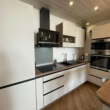 Appartamento Moderne 2 Pièces Avec Parking à - Fr-1-224c-352 *